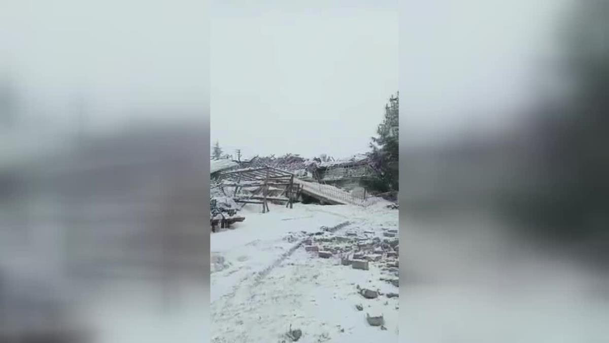7,7 Büyüklüğündeki Deprem 10 İli Vurdu… Malatya Ören Kasabasında Evler Yıkıldı