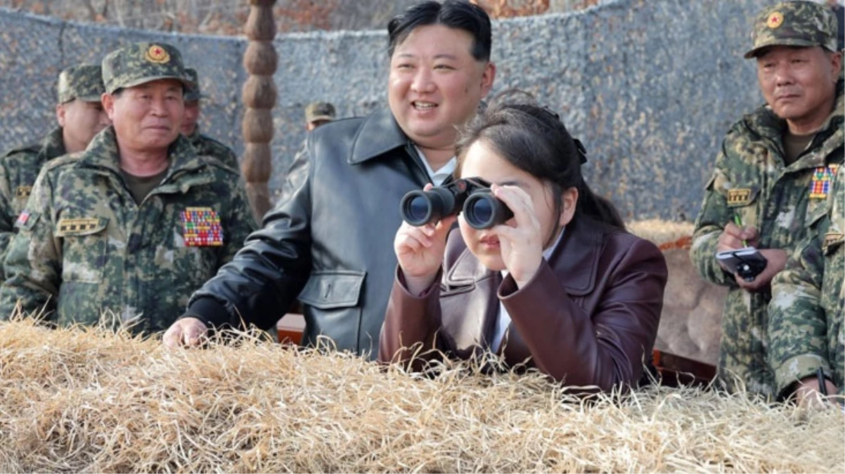 Kuzey Kore lideri kızıyla birlikte cephede! Düşman ülkenin mevzilerini izlediler