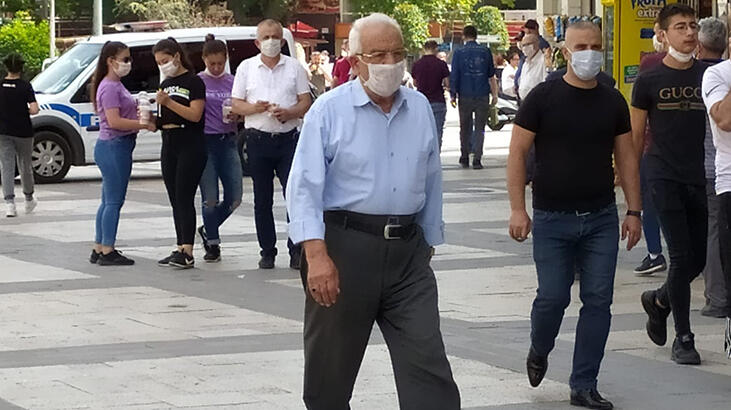 .  Bir kentte 65 yaş üstü için sokağa çıkma yasağı geldi!