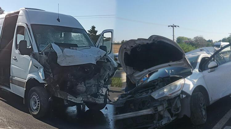 . Servis minibüsü, otomobile çarptı! 2 ölü, 4 yaralı