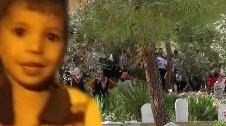  Babasının kullandığı traktörün altında can verdi