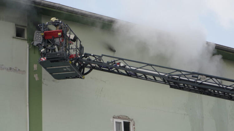  Bayrampaşa'da sebze-meyve halinde korkutan yangın!