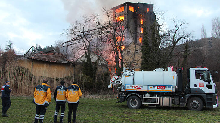  Bilecik'te eski un fabrikasında yangın!