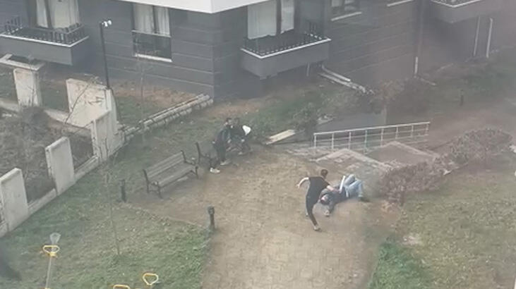  Düzce'de sitede gürültü iddiası! 2 genç dövüldü