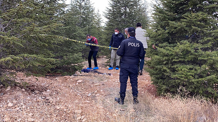  Kamp yapmak için gittiği kampüste karşılaştı