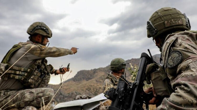  Türkiye'ye yasa dışı yollarla girmeye çalışan 16 kişiyi yakalandı!