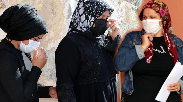 100 metre arayla cesetleri bulunan iki kadının cenazeleri yakınlarına teslim edildi