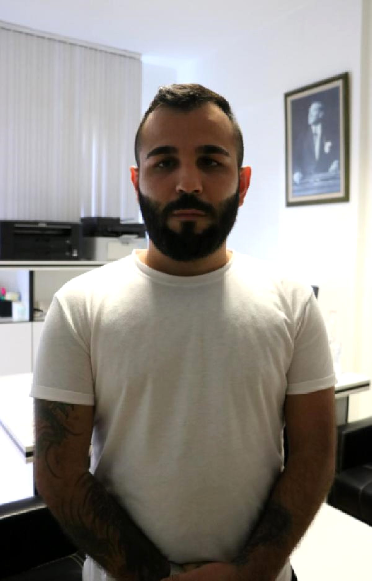 15 kişiyle baskın yapan Rus otel sahibi, el ve ayaklarını bağladığı kiracısını dövdü