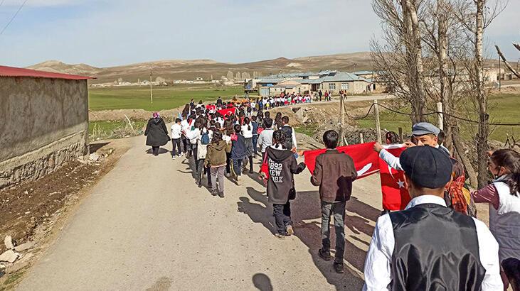 23 Nisan geleneğini yeniden yaşattılar