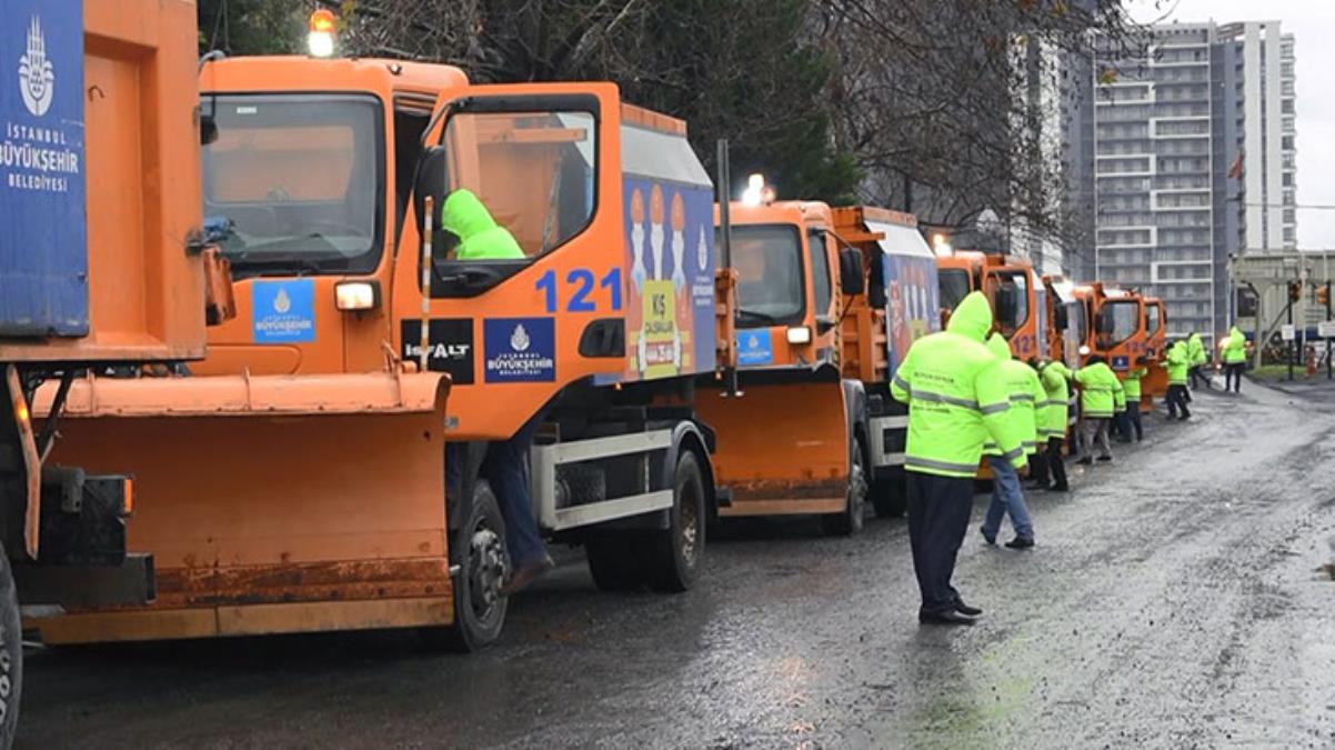 290 bin ton tuz depolarda tutuluyor, araçlar hazır