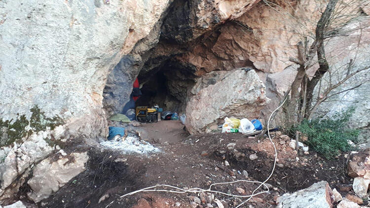 3 kişi suçüstü yakalandı