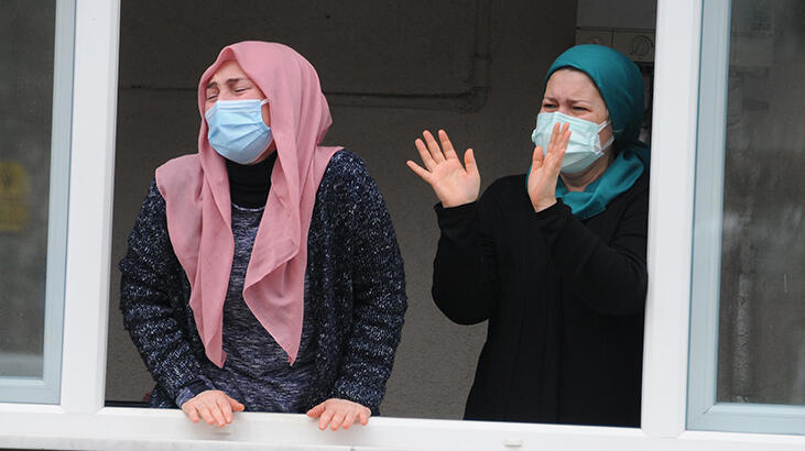 4 saat arayla gelen yas! Pencereden gözyaşlarıyla uğurlandılar