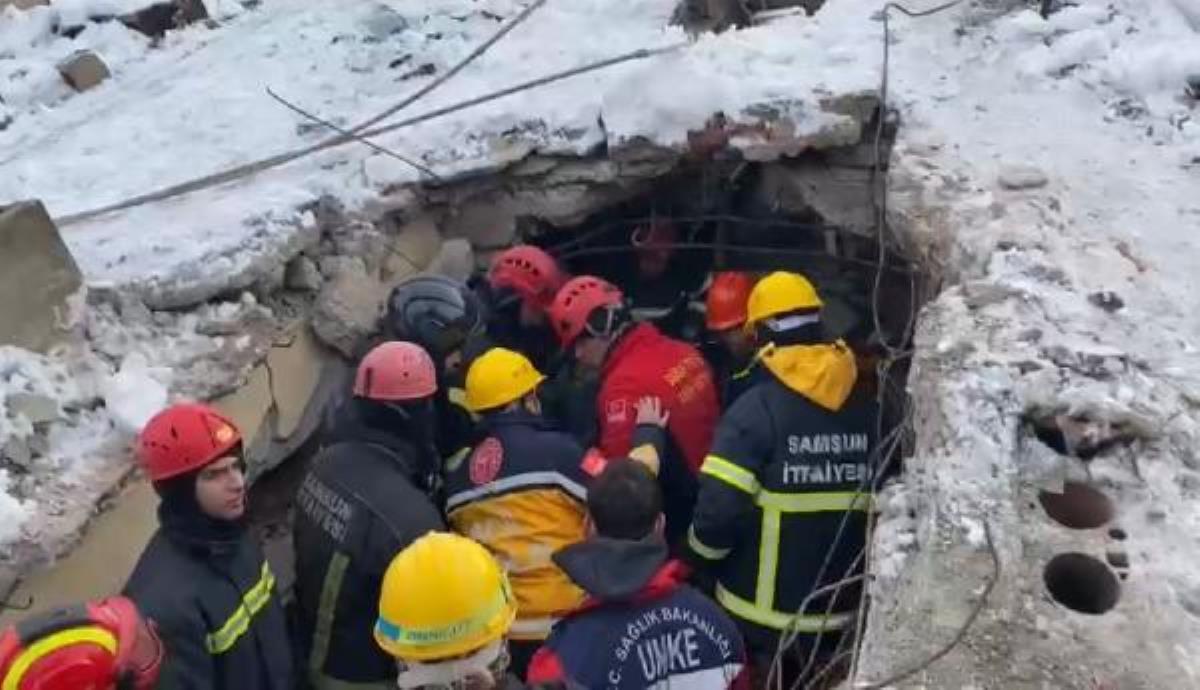 5 katlı binanın enkazından sağ kurtarıldı