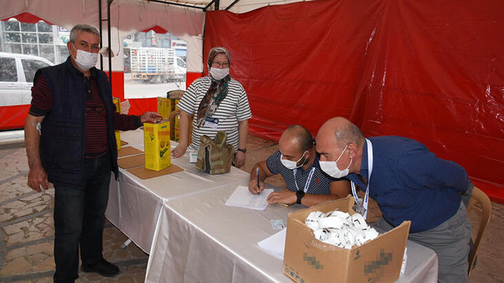 5 litrelik ayçiçeği yağı hediyeli kampanyada, 301 ünite kan bağışlandı