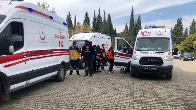 60 lise öğrencisi, zehirlenme şüphesiyle hastaneye kaldırıldı