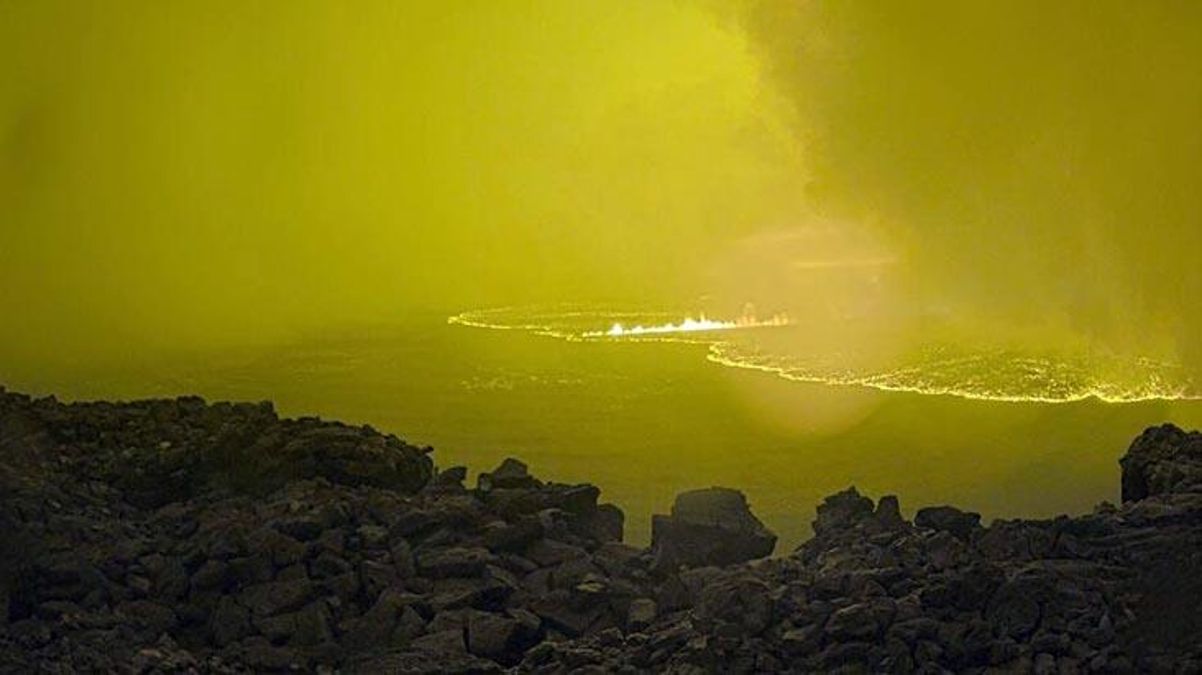 ABD'nin Hawaii eyaletinde Mauna Loa Yanardağı 40 yıl sonra patladı