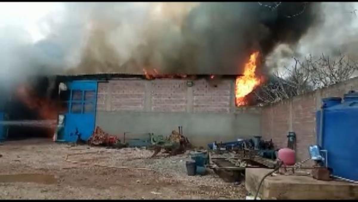 Adana'da çiftlik deposunda yangın