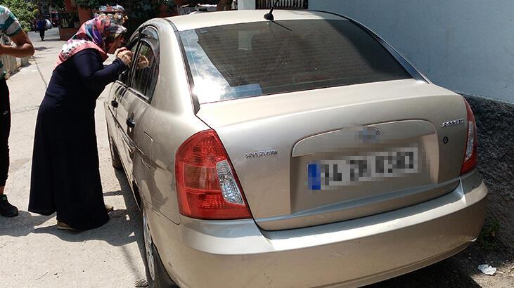Adana'da otomobilde kilitli kalan çocuğu itfaiye kurtardı