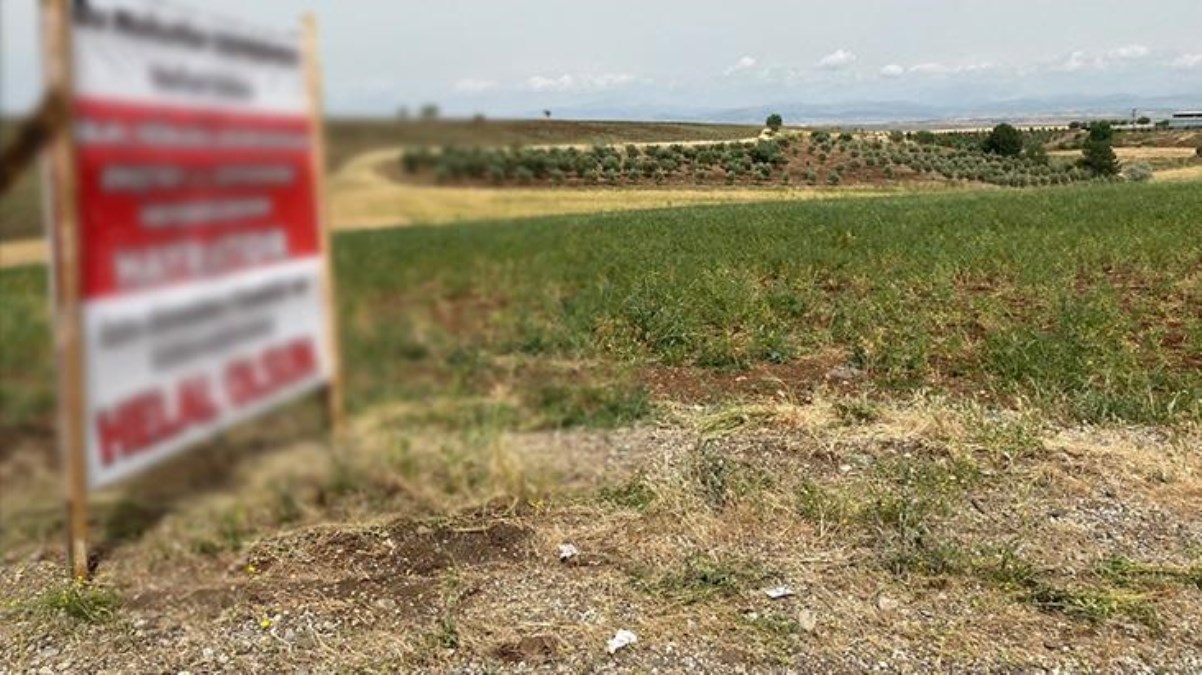 Adıyamanlı depremzededen alkışlanacak hareket! Yoldan geçenler duygularına hakim olamadı