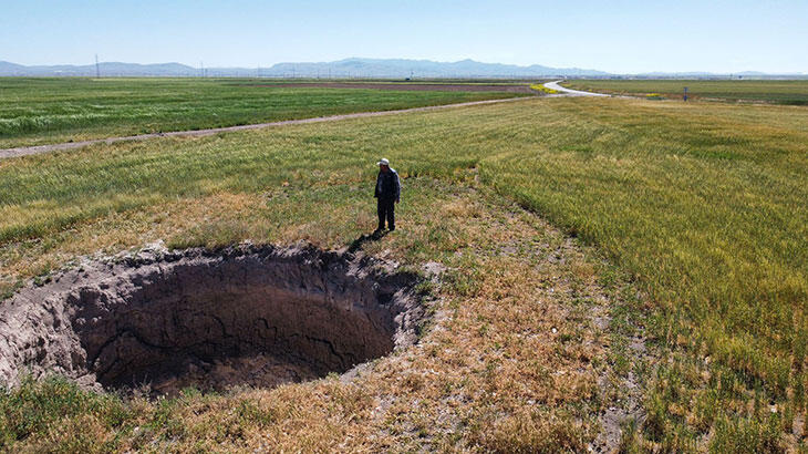 Afyonkarahisar'ın 3 köyünde 'obruk' tedirginliği: 'Gitgide büyüyor'