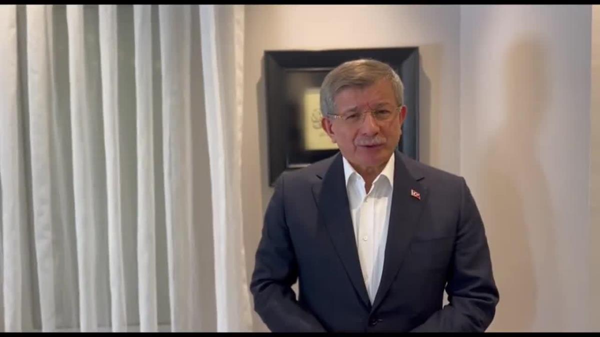 Ahmet Davutoğlu: 