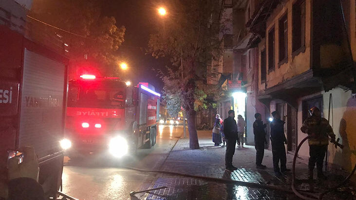 Ahşap evde yangın! Kullanılamaz hale geldi...