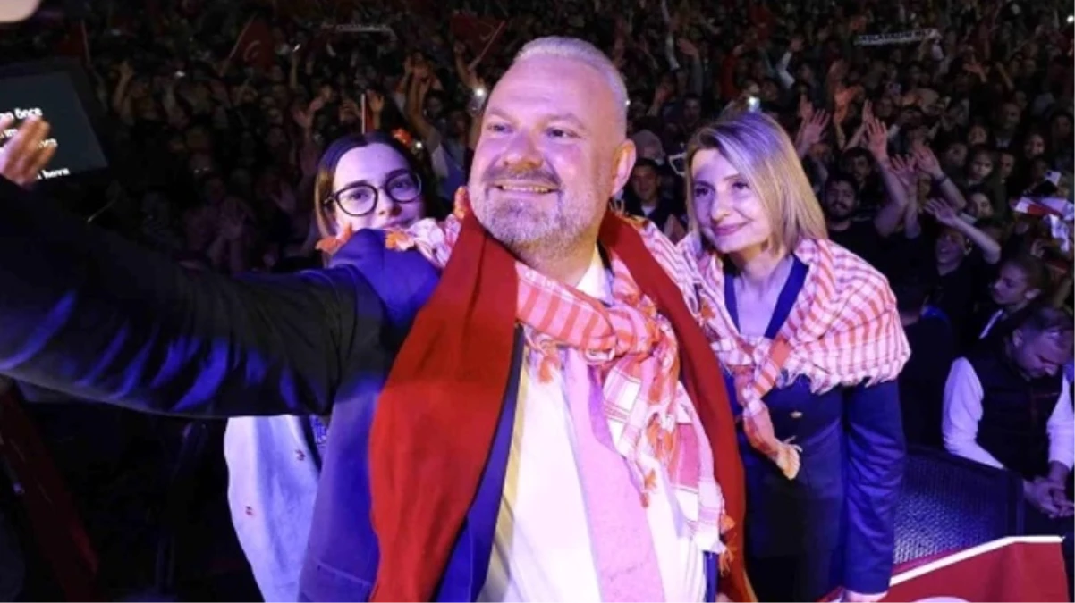 AK Parti'nin İzmir'de kazandığı tek ilçe olan Menemen'de coşkulu kutlama