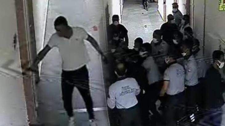 Ambulansla getirildiği hastanede 3 hemşireyi rehin aldı