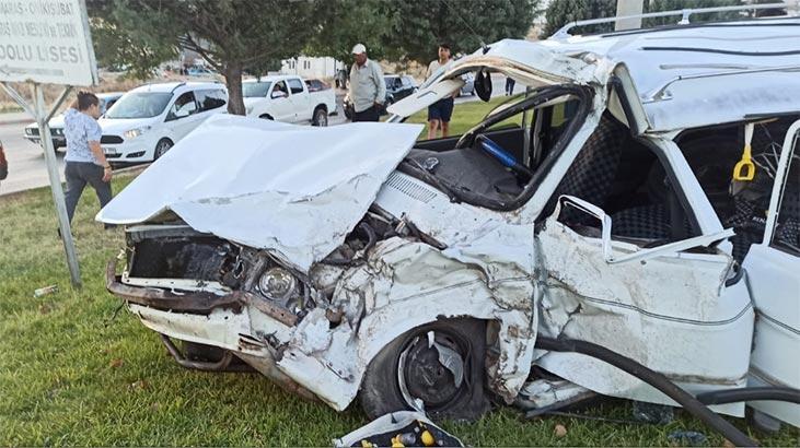 Ambulansla otomobil çarpıştı: Yaralılar var