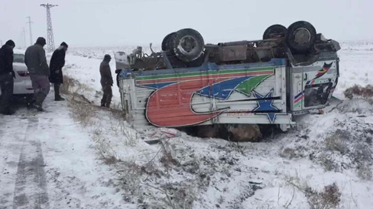 Amca ve yeğen ölümden döndü!
