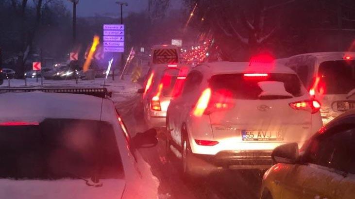 Ankara Valiliği bu fotoğrafla uyardı: Trafiğe çıkmayın
