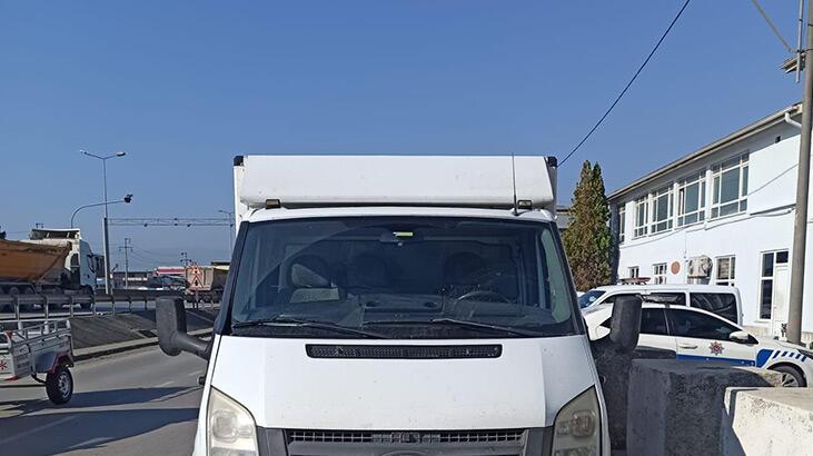 Ankara'da çaldıkları kamyonetle Sakarya’da yakalandılar