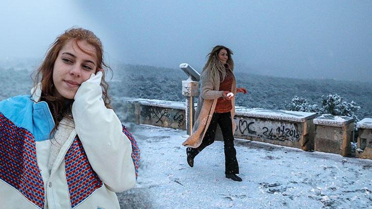 Antalya kent merkezine kar yağdı