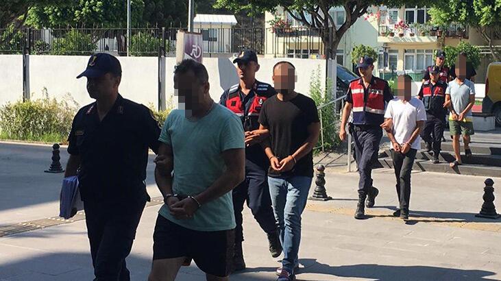 Antalya'da 20 kaçak göçmen yakalandı, 3 organizatör tutuklandı