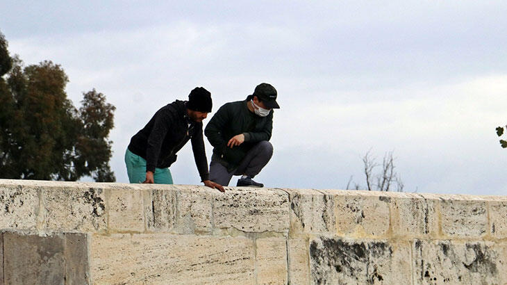 Antalya'da korkutan görüntü!  Köpürdü, etrafa kötü koku yayıldı