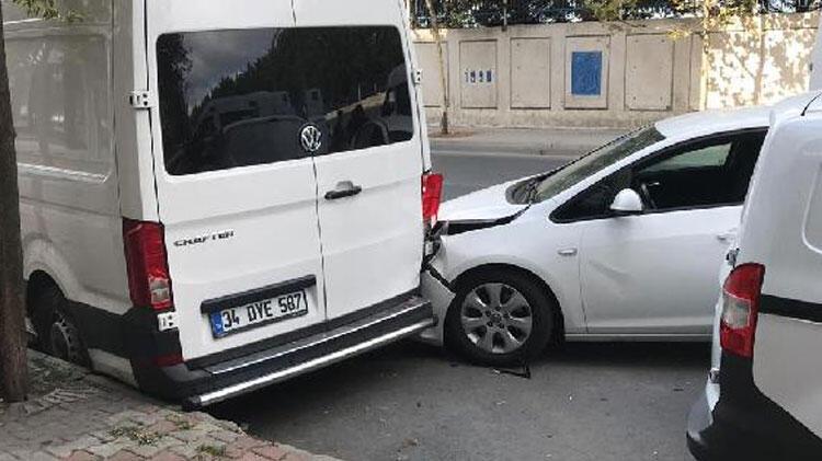 Araç kullanırken aldığı haber kaza yaptırdı