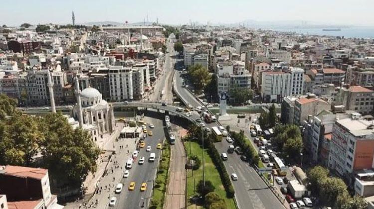 Araç trafiğine kapatılan Laleli'de esnaf karardan memnun