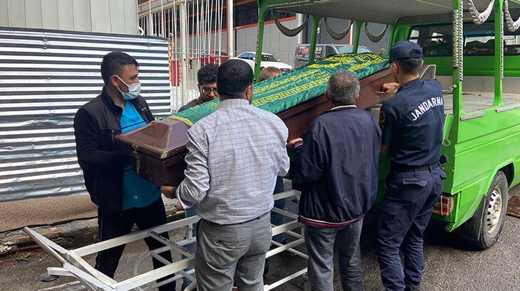Arazide yıldırım isabet eden sürü sahibi ve 6 keçisi öldü