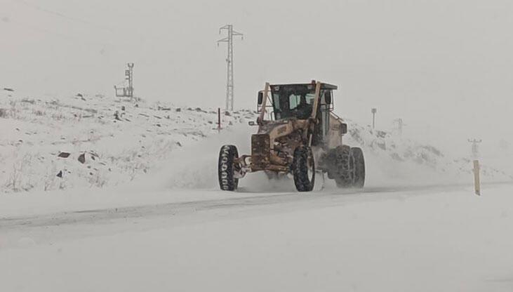 Ardahan’da köy yolları kapandı! Bir ilçede okullar tatil edildi