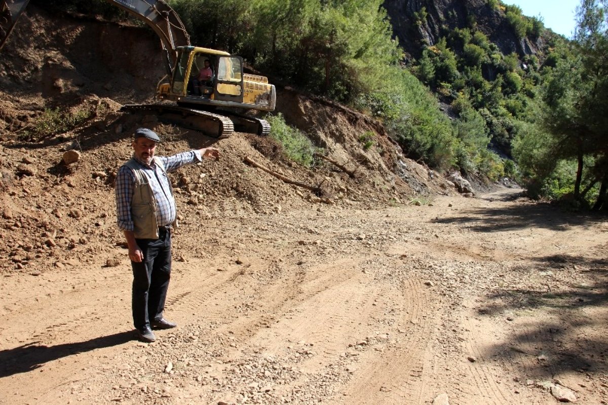 Aşağı Kayacık Muhtarı Yaşar'dan Çerçioğlu'na yol teşekkürü