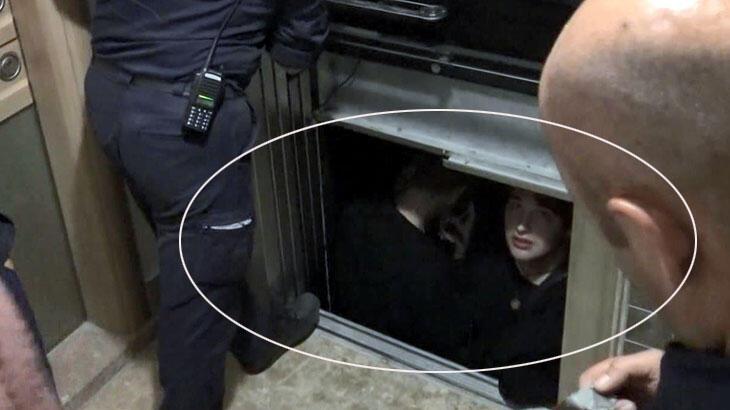 Asansörde korku dolu anlar! Çaresizce beklediler