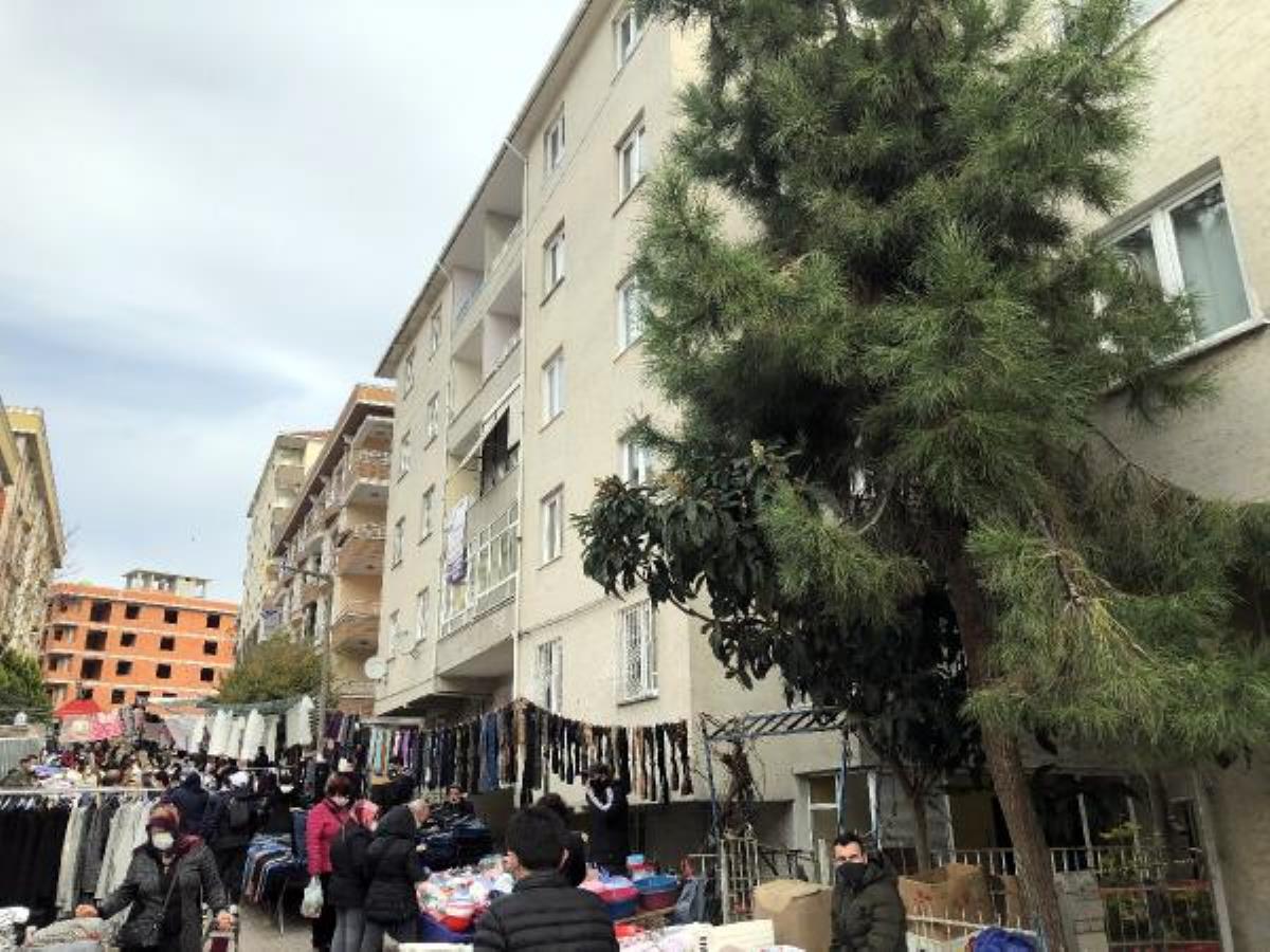 Avcılar'da balkonları çöken binanın önüne yeniden pazar yeri izni