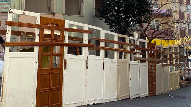 Avcılar'dan sonra şimdi de Esenler! Yıkılacak binalara kapılı bariyer