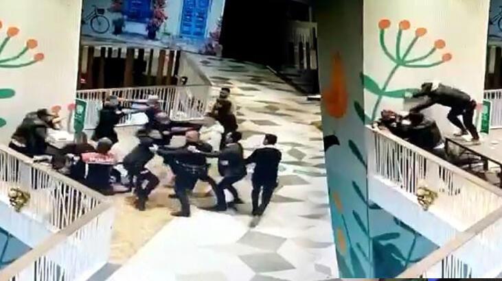 AVM savaş alanına döndü! Masa ve sandalyeler havada uçtu