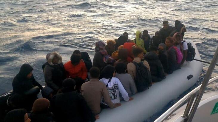Ayvalık’ta Türk karasularına itilen 51 göçmen kurtarıldı