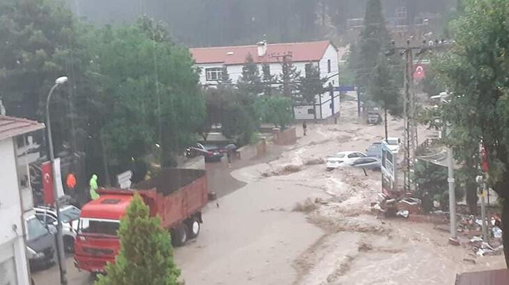 Azdavay'da sağanak sele neden oldu