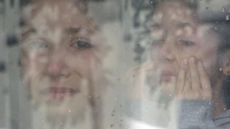 Babası kapının önünde öldürüldü! Gözyaşları içinde izledi