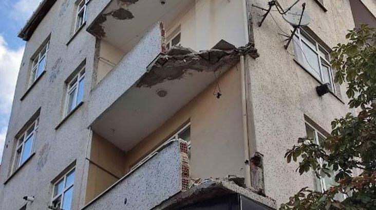 Bağcılar'da çöken balkonla düşen işçi öldü