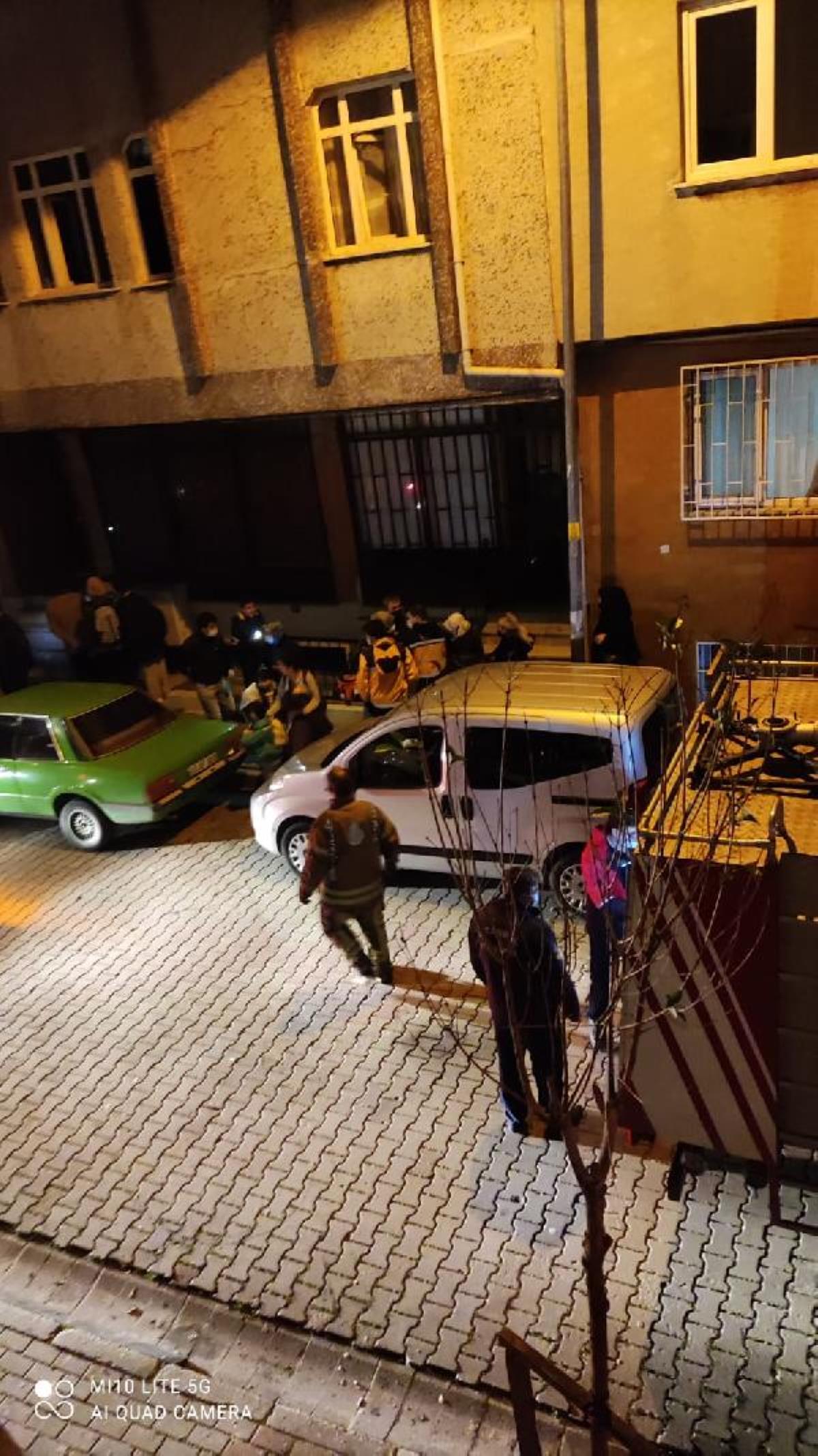 Bahçelievler'de çıkan yangında üst katlarda mahsur kalanlar kurtarıldı