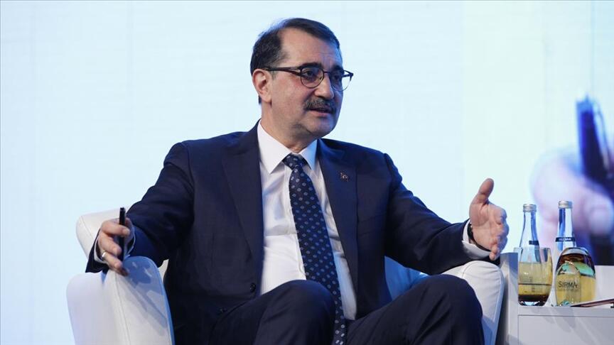 Bakan Dönmez: Rüzgardan günlük elektrik üretim rekoru kırdık